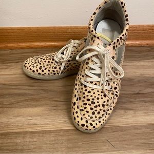 Dolce Vita leopard print sneakers size 8.5